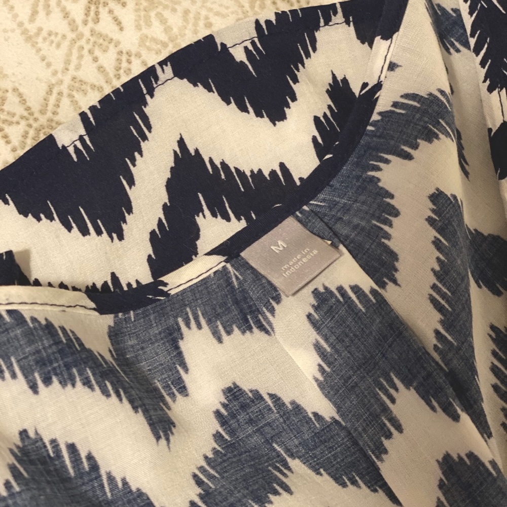 Women’s blouse navy blue and white